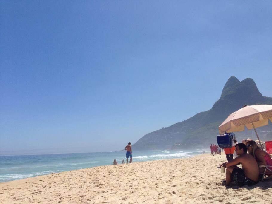 Appartamento Na Praia, Com Terraco E Jardim- Leblon 2 *